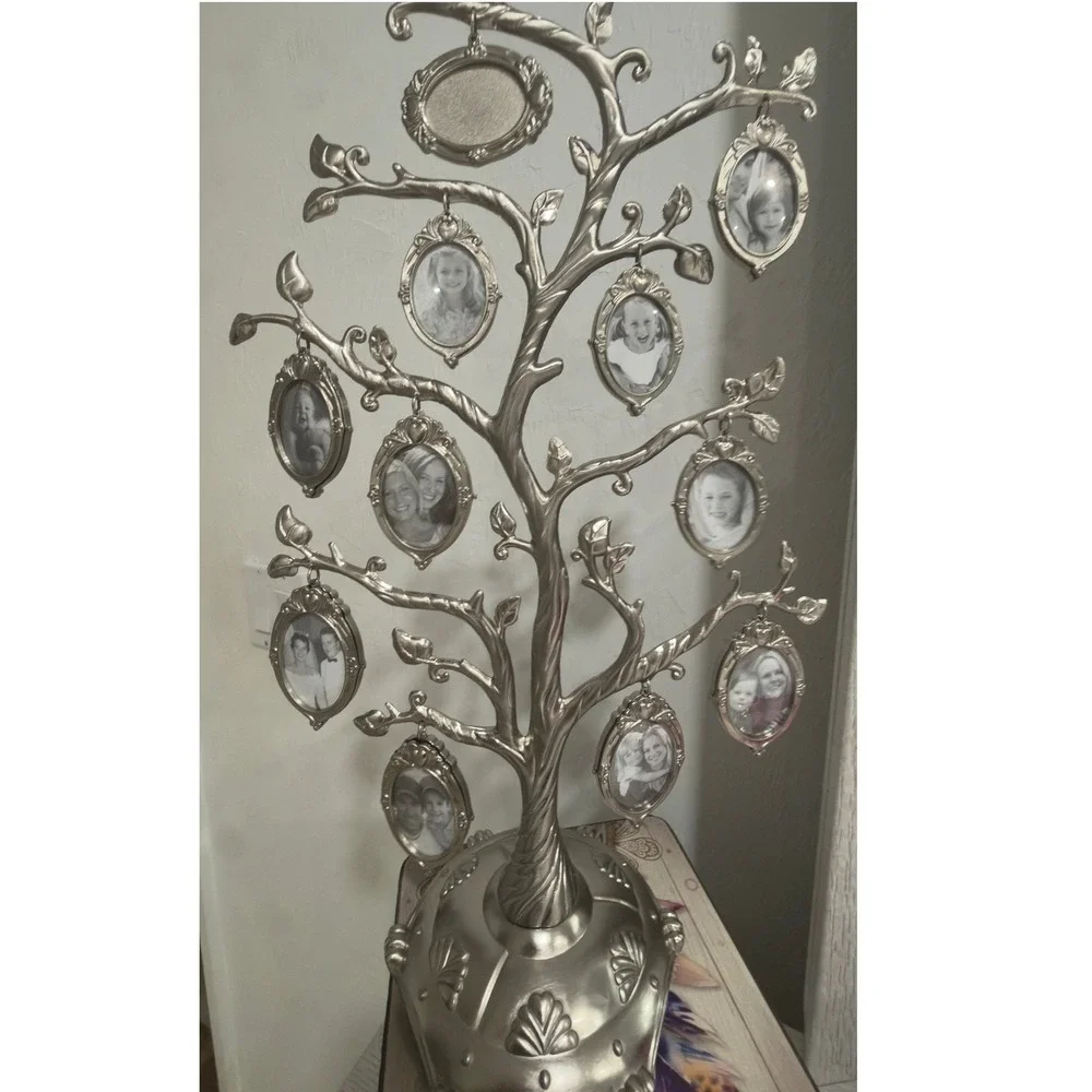 Things Remembered Family Tree 12 Hanging Photo Frames 25th Anniversary Silver